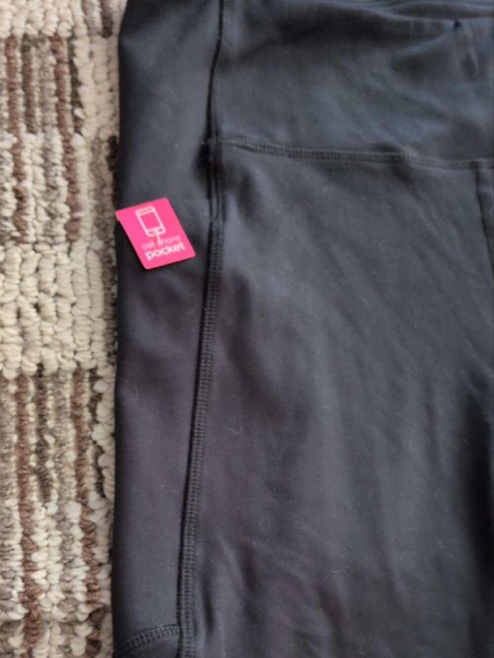 Marika Black Capri Leggings with Wide Waistband And Cell Phone Pocket 🖤🖤🖤🖤 - Picture 6 of 12